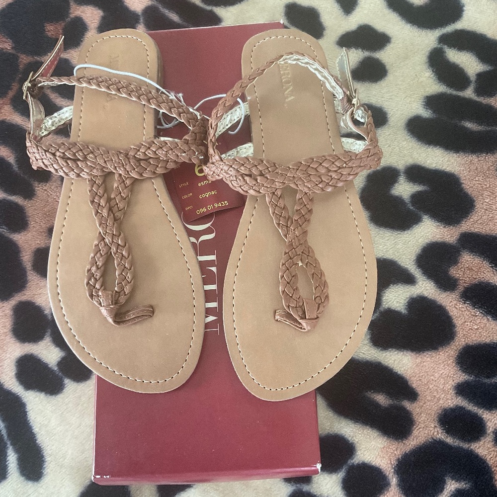 Sandals size 6